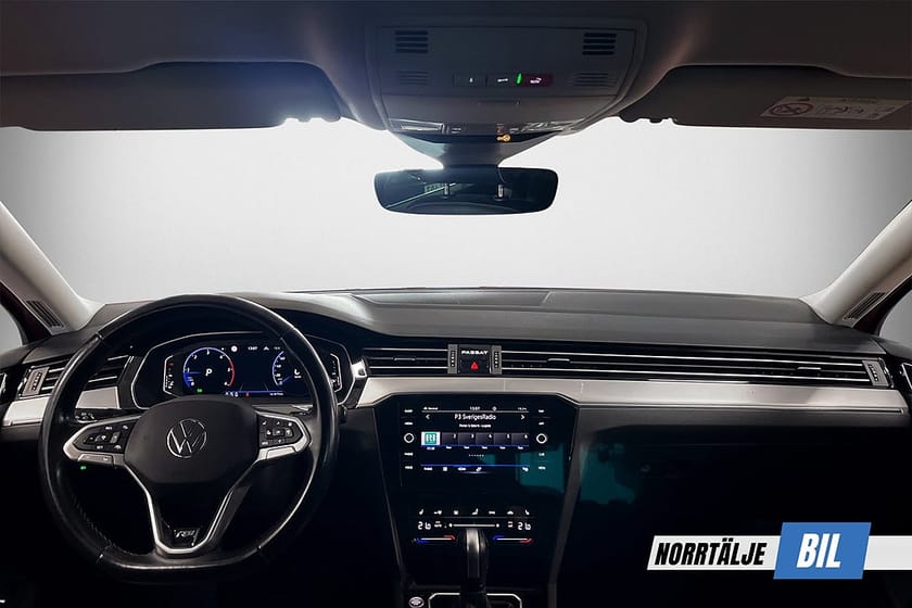 Bild 3 av Volkswagen Passat Sportscombi 2.0 200 HK TDI R-LINE COCKPIT DRAG D-VÄRM NAVI CARPLAY