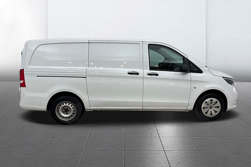 Bild 4 av Mercedes-Benz Vito 110 CDI 2.8t Drag 3-sits Kamera 102hk