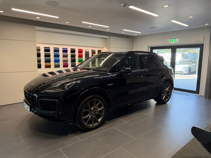 Bild 1 av Porsche Cayenne E-Hybrid Platinum Edition 462hk