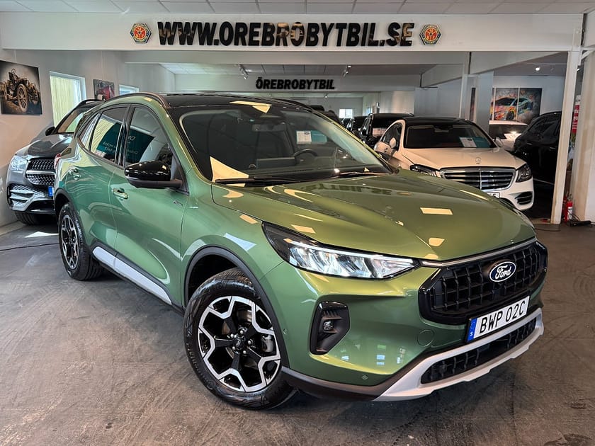 Bild 1 av Ford Kuga Plug-In Hybrid E-CVT Active B&O Drag Gps 360kam SE SPEC