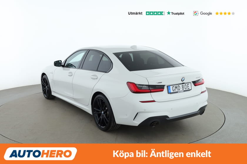 Bild 3 av BMW 330e xDrive Sedan Moms, M-Sport, HUD, ACC, Backkamera