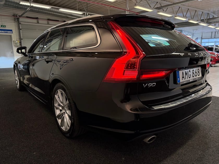 Bild 5 av Volvo V90 D3 AWD Momentum | PILOT/ VOC/ Rattvärme/ 2ägare/ Vhjul