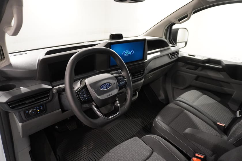 Bild 2 av Ford Transit Custom 320 Plug-in Hybrid Skåp Trend 320l 2.5l PHEV 233hk CVT Automat FWD Bensin