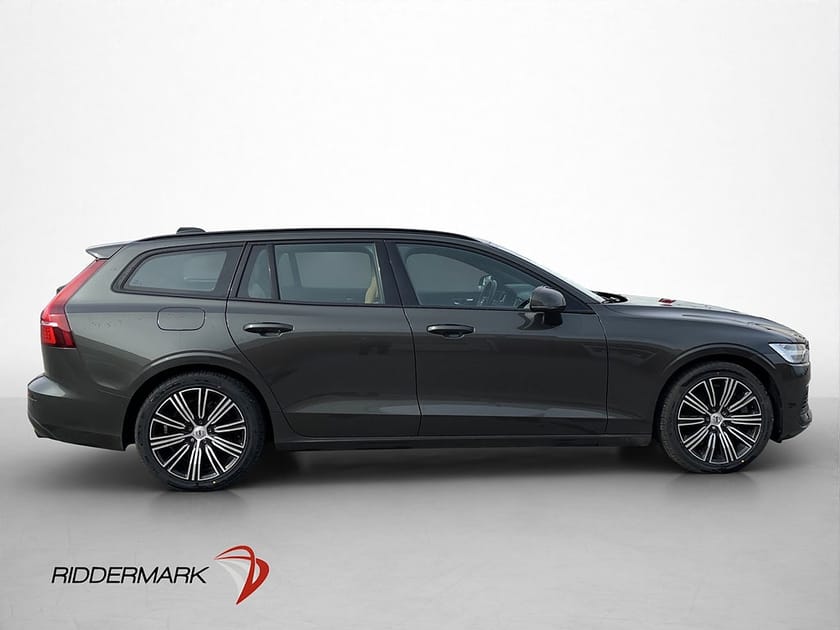 Bild 4 av Volvo V60 Recharge T6 AWD Momentum Skinn Värmare Drag VOC