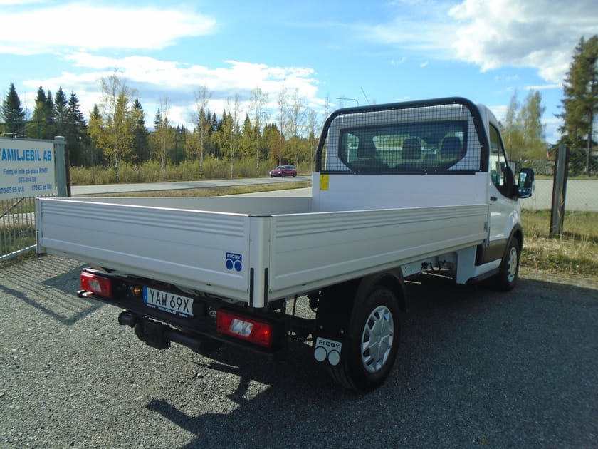 Bild 3 av Ford Transit 350 Chassi Cab 2.0 Tdci Aut  3,2 m Flak  OBS 670mil