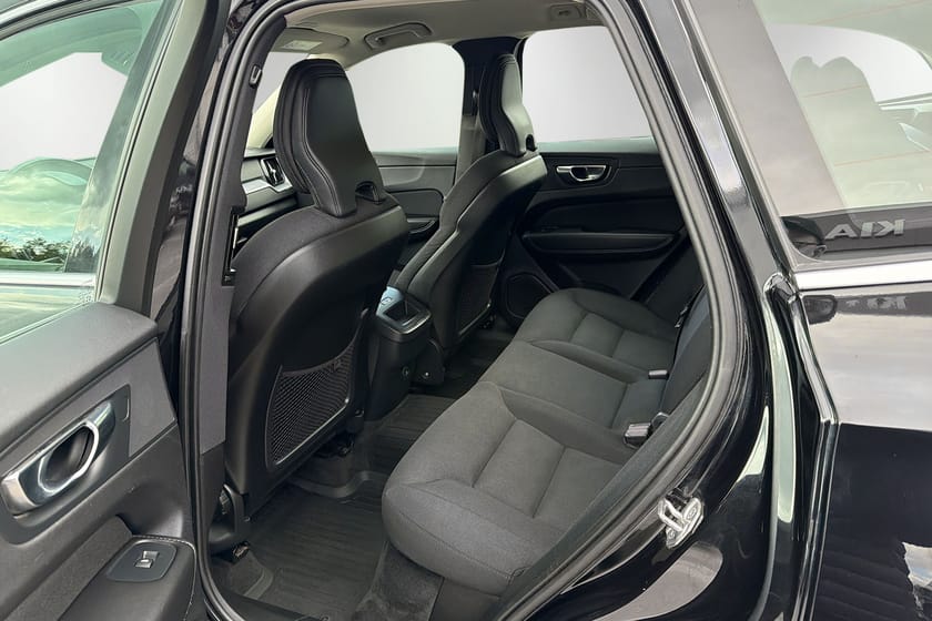 Bild 5 av Volvo XC60 B4AWD Momentum Adv SE