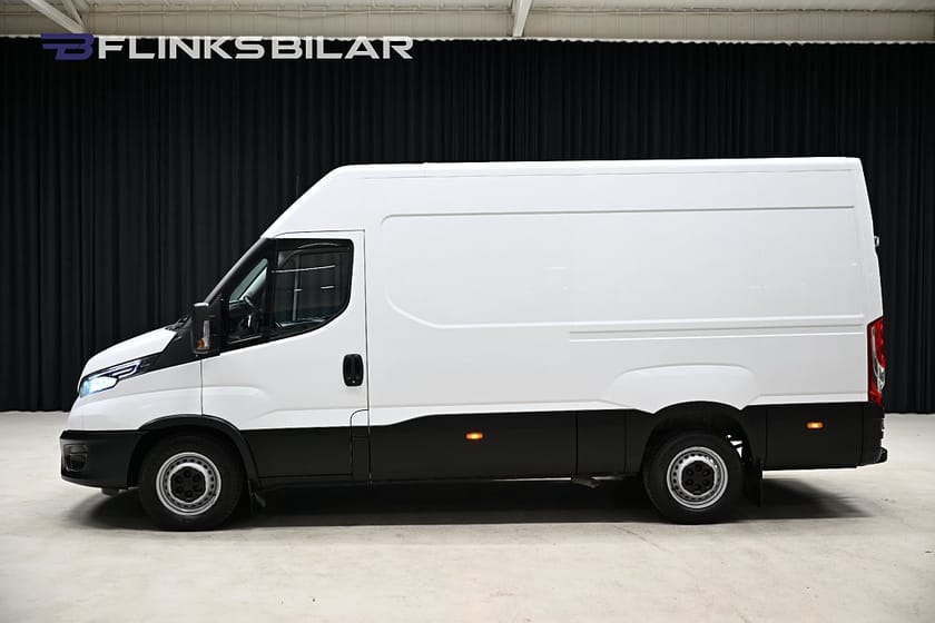 Bild 2 av Iveco Daily 35-140 Van 136HK Automat|LED|Drag|Värmare|Backkamera|3.5ton-drag