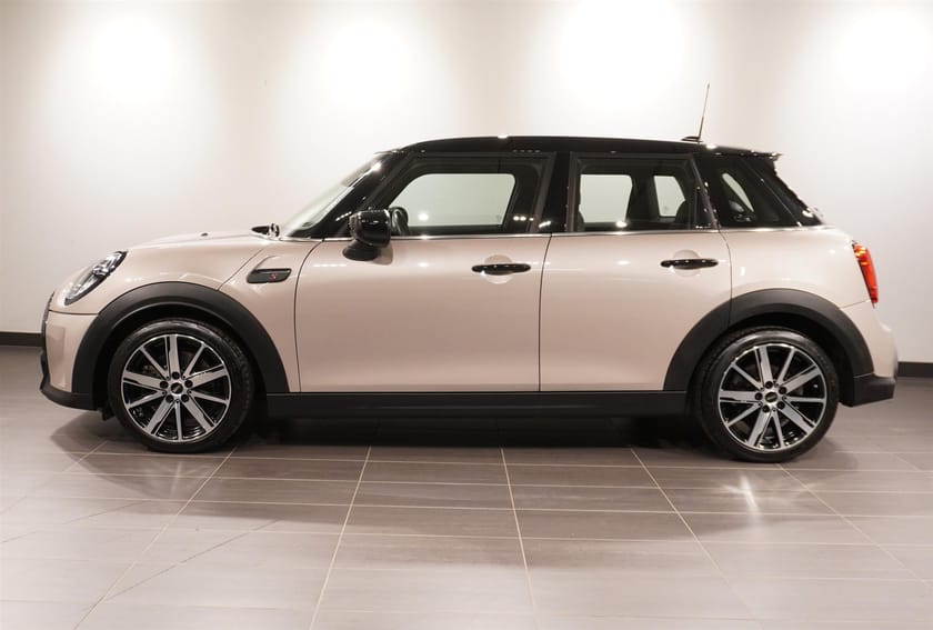 Bild 3 av MINI Cooper S 5d Experience Navi Keyless PDC