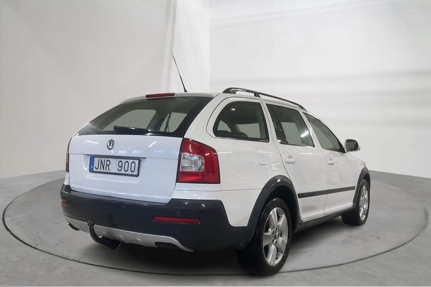 Bild 3 av Škoda Octavia Scout II 2.0 TDI 4X4 (140hk)