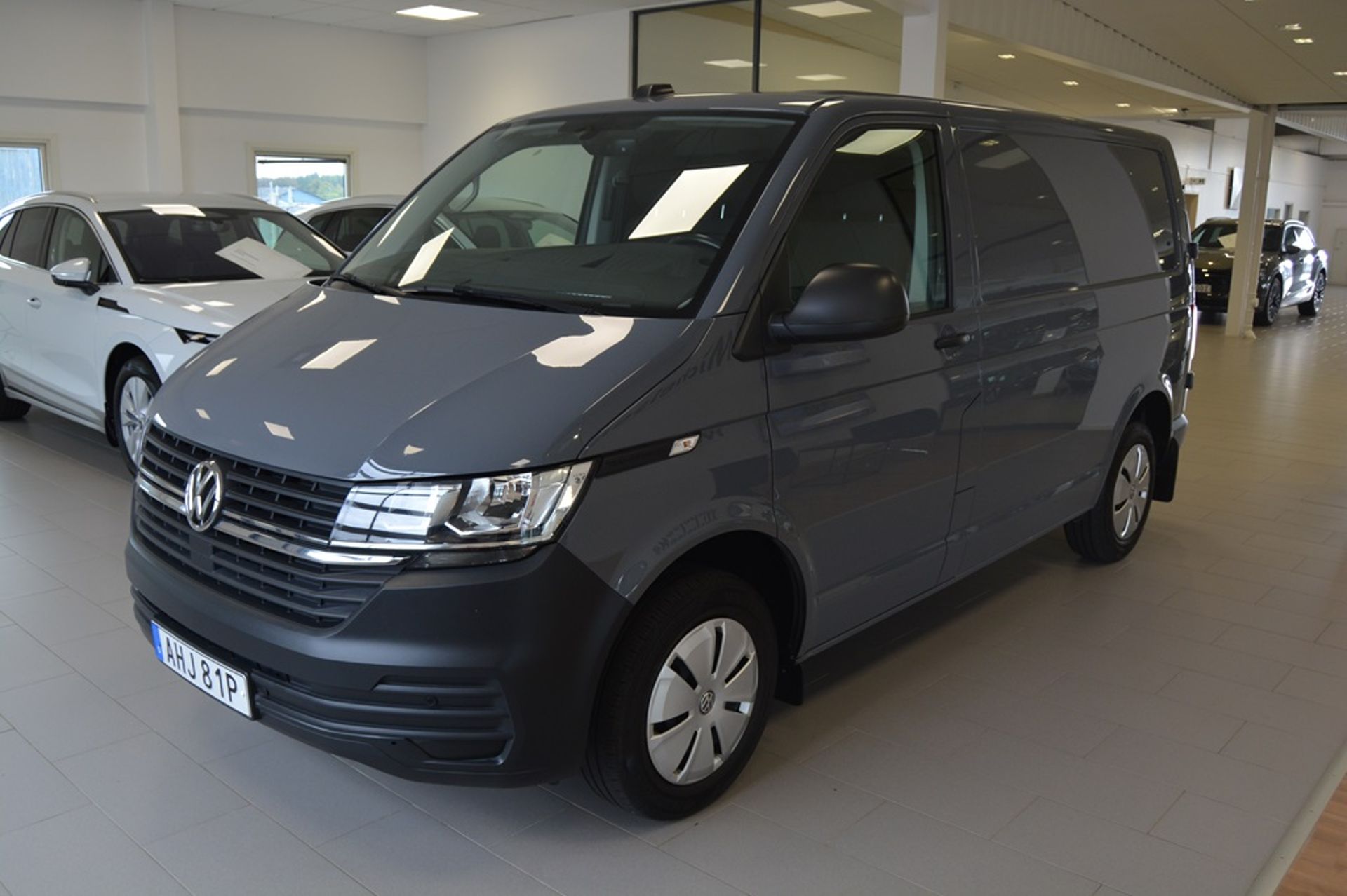 Volkswagen Transporter 2.0 TDI 2023, bild 3/10