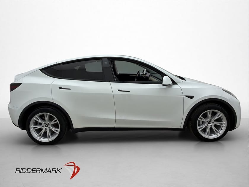 Bild 5 av Tesla Model Y Long Range AWD 514hk Autopilot En ägare Moms