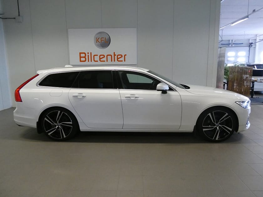 Bild 3 av Volvo V90 D3 AWD R-Design *Ny kamrem Navi-Värmare-Rattvärme-SoV