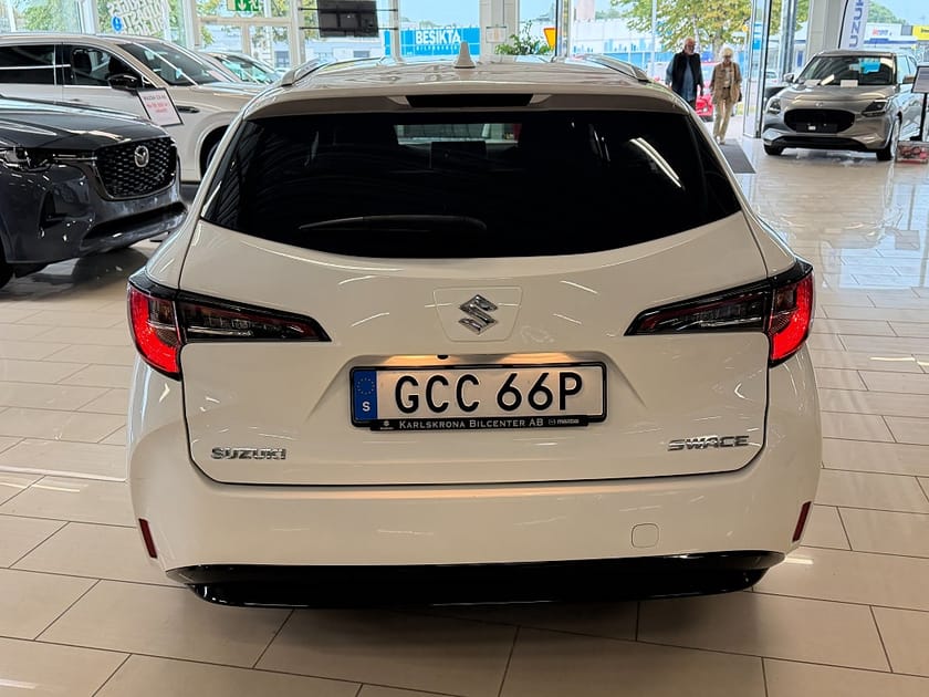 Bild 5 av Suzuki Swace Hybrid 1.8 VVT-i E-CVT 122 hk Endast 3737 mil