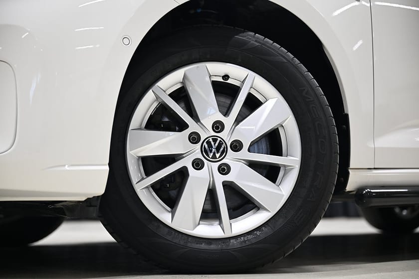 Bild 4 av Volkswagen Caddy Cargo DSG 122HK Nedlackad|LED|Inredd|ActiveInfo|Moms|SeUtr!