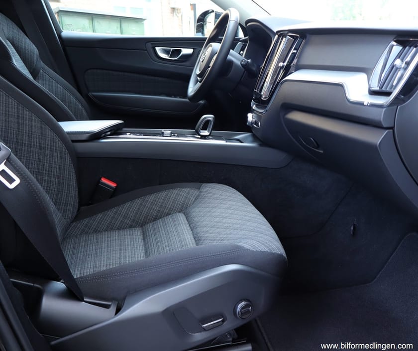 Bild 4 av Volvo XC60 T6 2.0 Recharge AWD Panorama S/V.hjul Moms