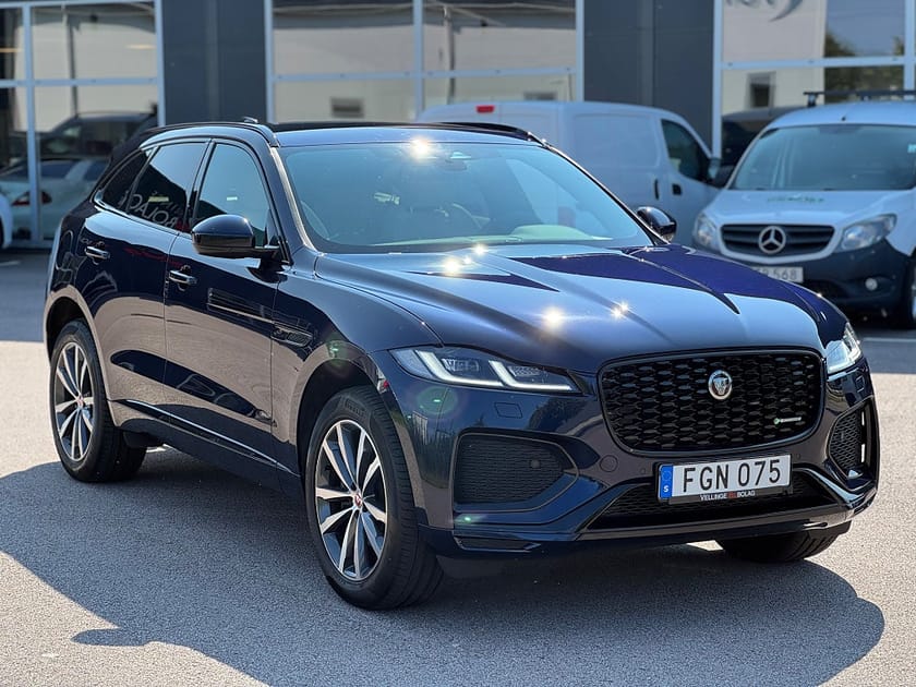 Bild 4 av Jaguar F-Pace P250 R-Dynamic Pano Meridian Skinn Navi Drag B-Kamera