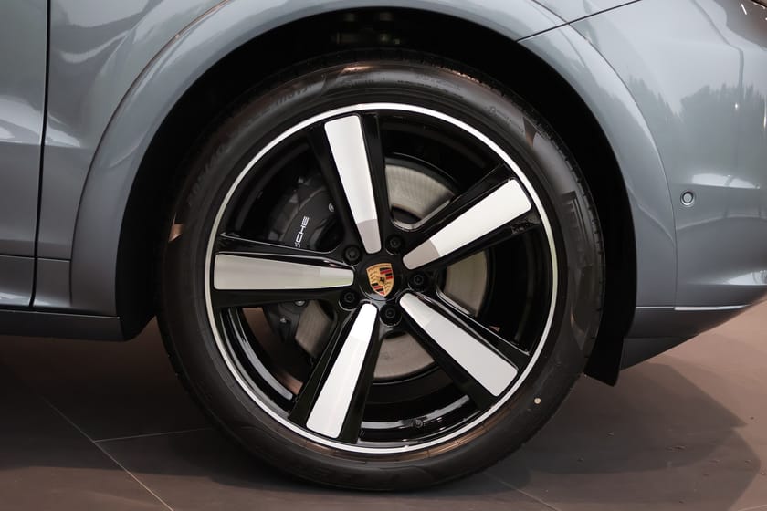 Bild 5 av Porsche Cayenne E-Hybrid Coupé Black Edition / Leasbar