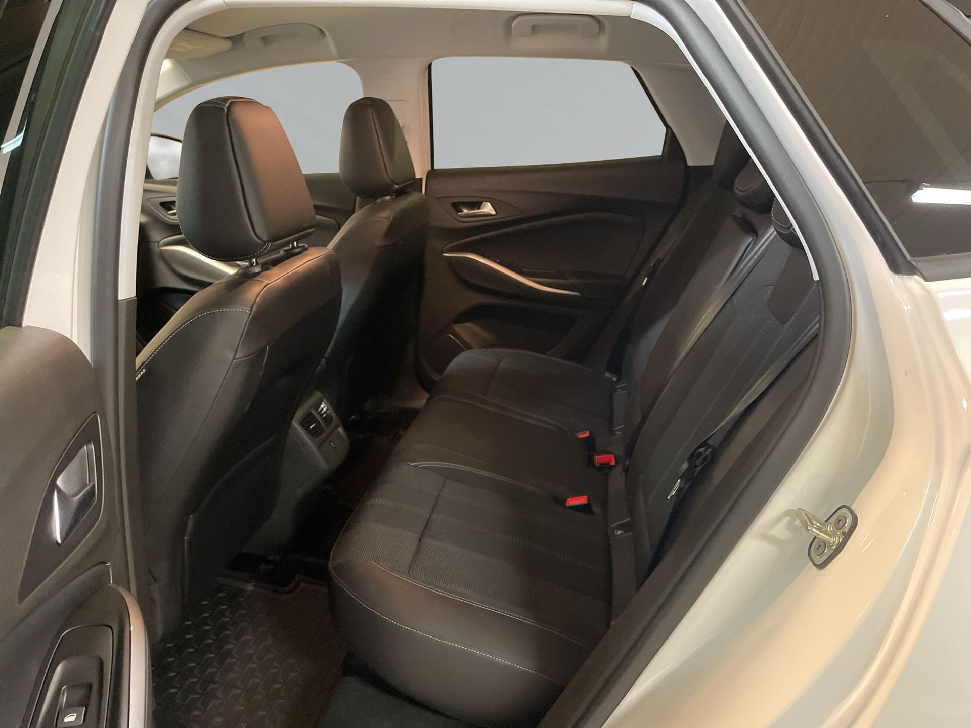 Opel Grandland 2023, bild 7/8