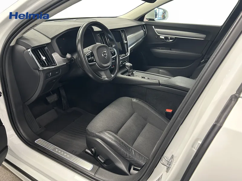Bild 9 av 10 – Volvo V90 D3 AWD Momentum Advanced Edition