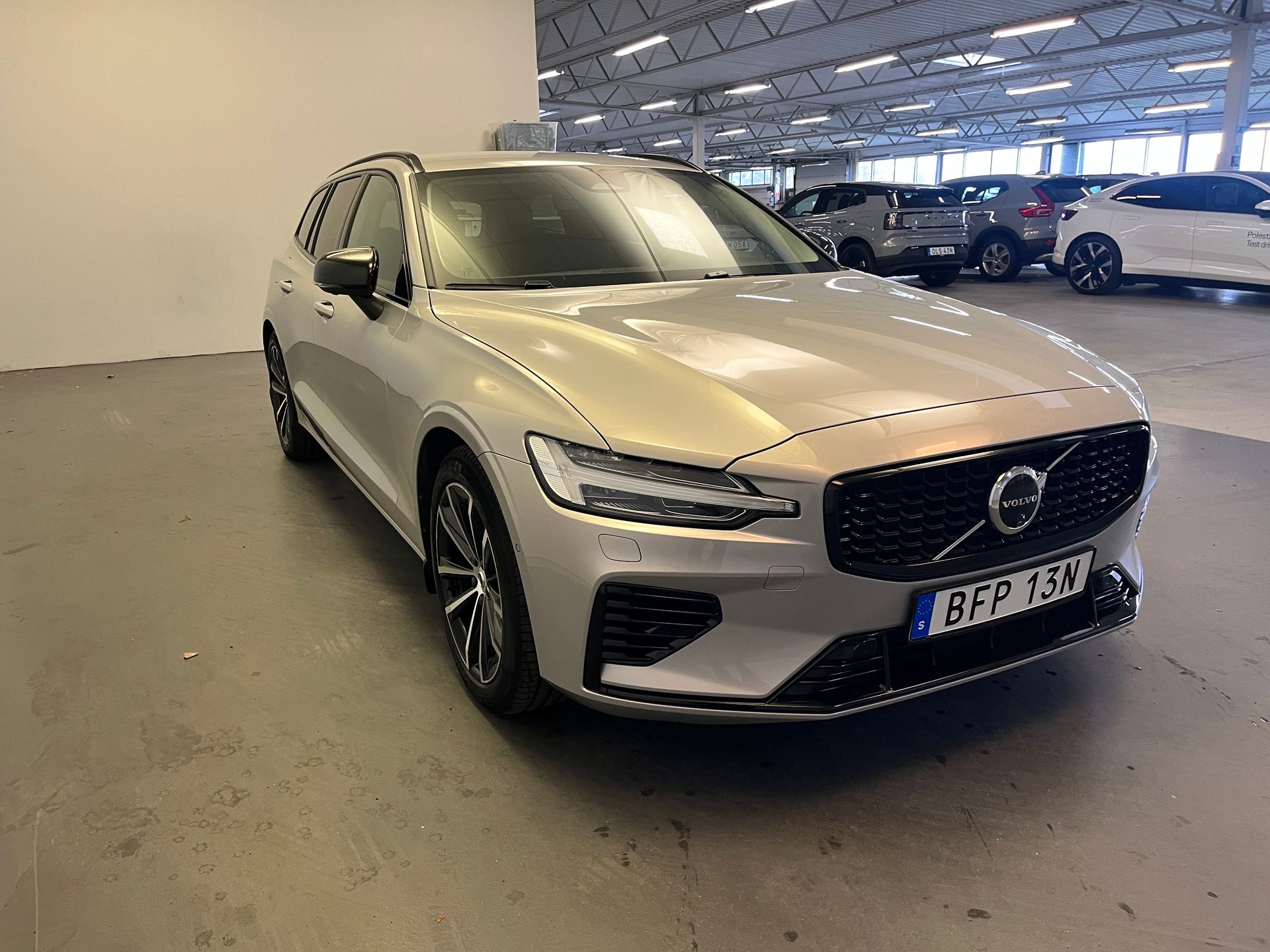 Volvo V60 T6 Plus Dark Nordic Edition 2025, bild 6/6