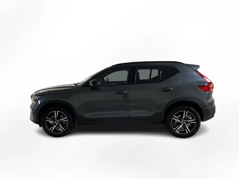 Bild 2 av 15 – Volvo XC40 B3 FWD Bensin Plus Dark