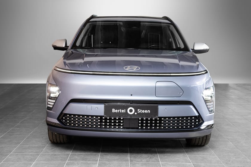 Bilde 3 av Hyundai Kona Electric Long Range Range. Hengerfeste og takstaiv.