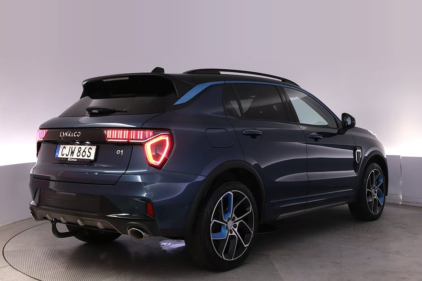 Bild 5 av Lynk & Co 01 PHEV Pano 360 Adap Farth Infinity BLIS Drag