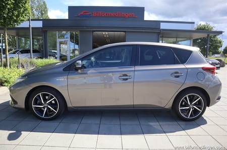 Toyota Auris Hybrid 1.8 HSD FWD MHEV 136hk Aut Svensksåld