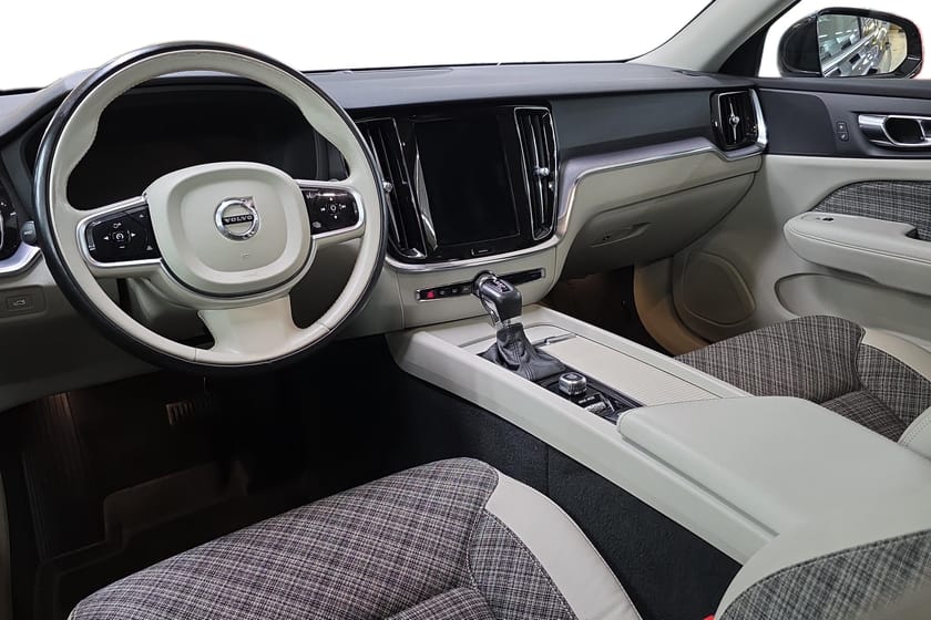Bild 2 av Volvo V60 D3 Momentum Advanced Edition/Dragkrok/Headup/Backkamera