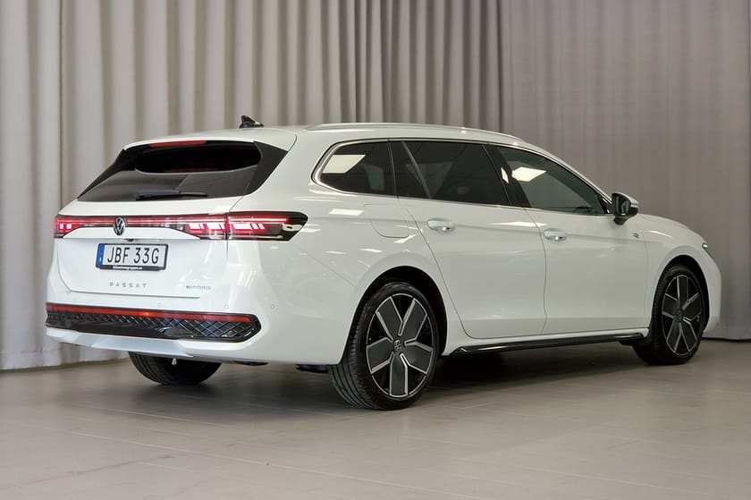 Bild 5 av Volkswagen Passat Variant eHybrid R-Line | Drag | Navi | P-klimat | Pano | Matrix