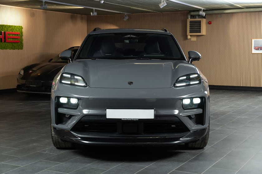 Bilde 2 av Porsche Macan Turbo Bakaksel/Head-up/Matrix/Sport-chrono/22"/Panorama
