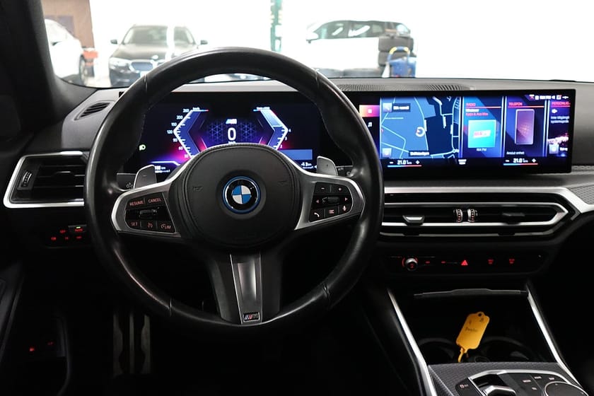 Bild 5 av BMW 330e xDrive Touring Steptronic M Sport Drag P-Värme Navi