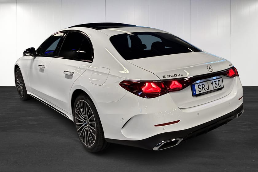 Bild 4 av Mercedes-Benz E 300 de 4MATIC 4M 9G | AMG | Advanced Edition | Burmester | Drag | Pano | HUD |