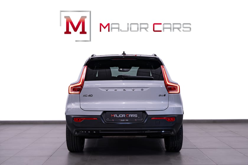 Bild 5 av Volvo XC40 B5 AWD R-Design Pano 21" H/K 360° Drag Värmare 250hk