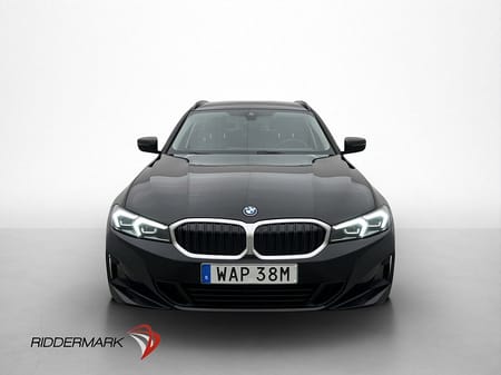 BMW 330e xDrive Touring 292hk CarPay Navigation Sensorer MOMS