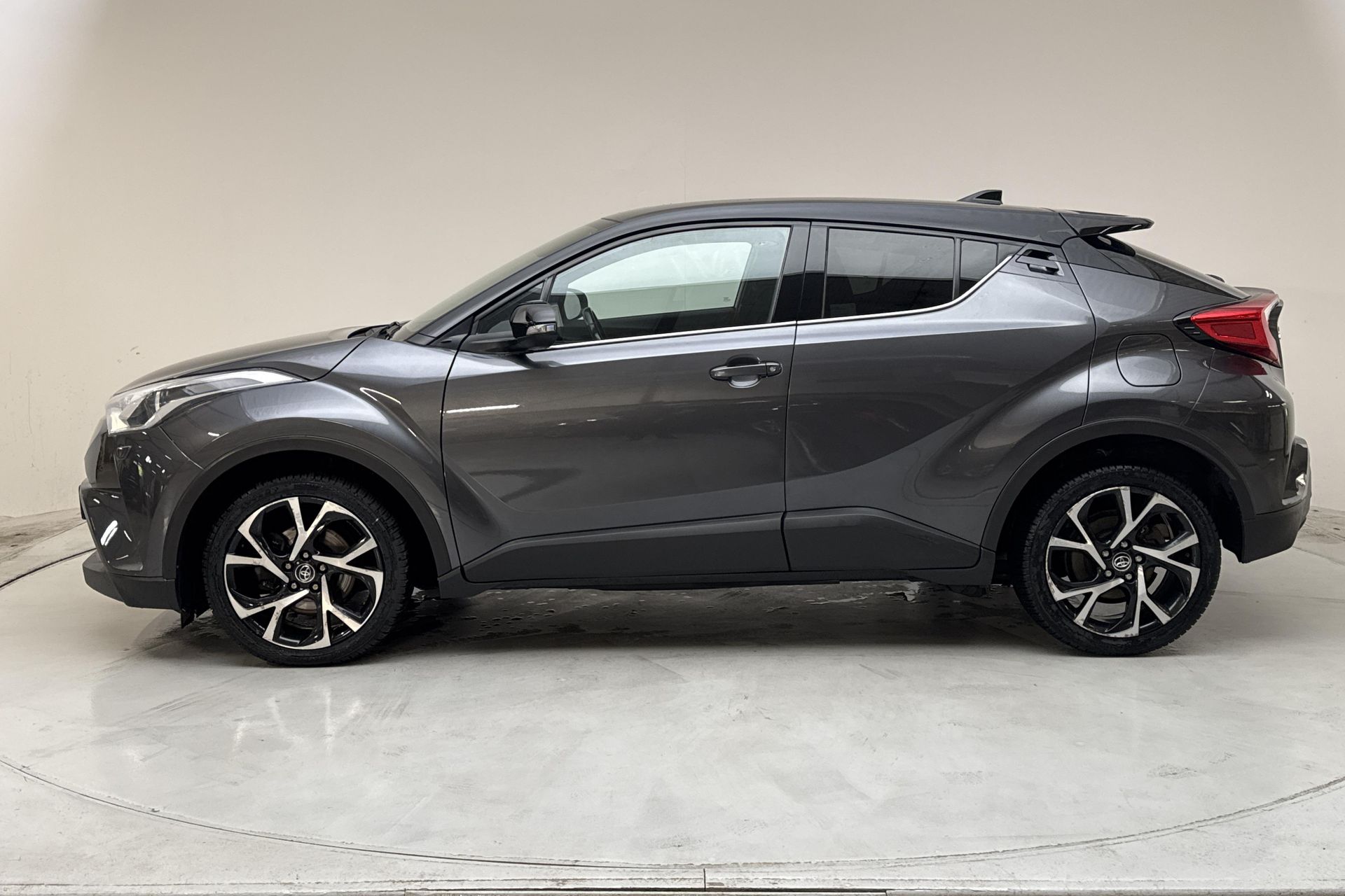 Toyota C-HR 1.2 T 2017, bild 2/10