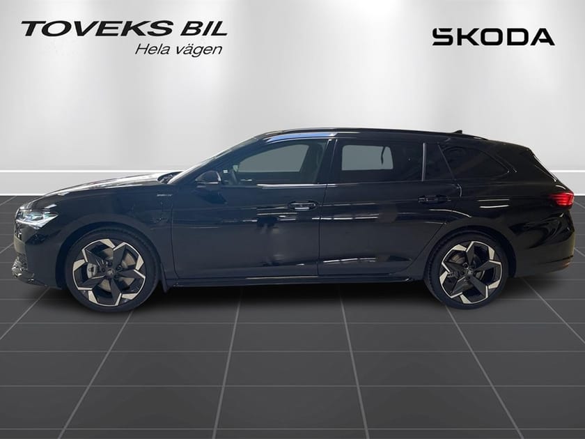 Bild 4 av Škoda Superb iV Kombi COMBI SPORTLINE 1,5 TSI 204 HK 6 VXL DSG