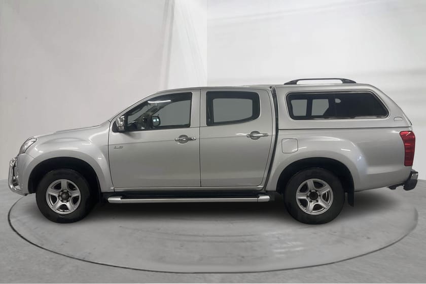 Bild 2 av Isuzu D-Max Crew Cab 2.5 DDI 4WD (163hk) Kåpa Vinterhjul
