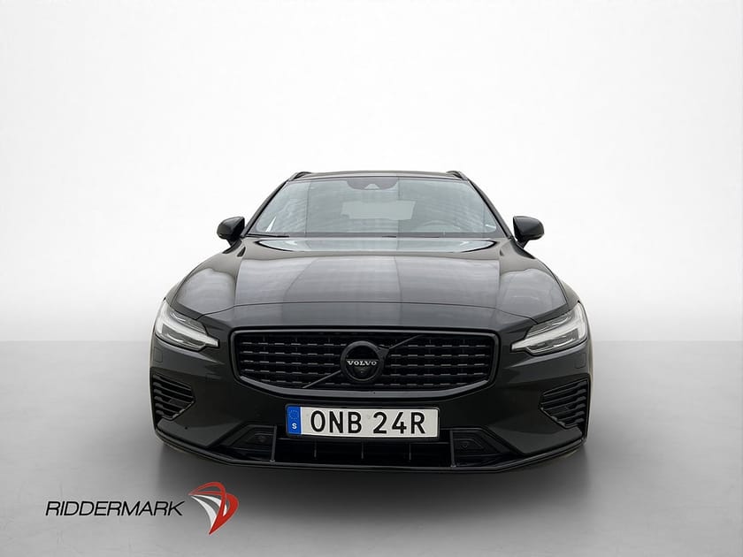 Bild 2 av Volvo V60 Recharge T8 456hk R-Design Pano H/K Värmare 360°