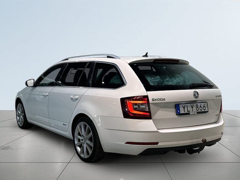 Bild 5 av Škoda Octavia Kombi Skoda 2.0 4x4 Amundsen Dvärm Drag Kamera Canton GPS SoV