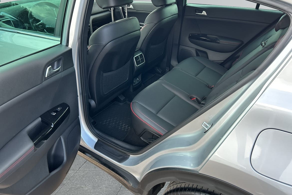 17 / 38