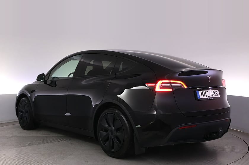 Bild 4 av Tesla Model Y Standard Range RWD Autopilot Panorama Drag