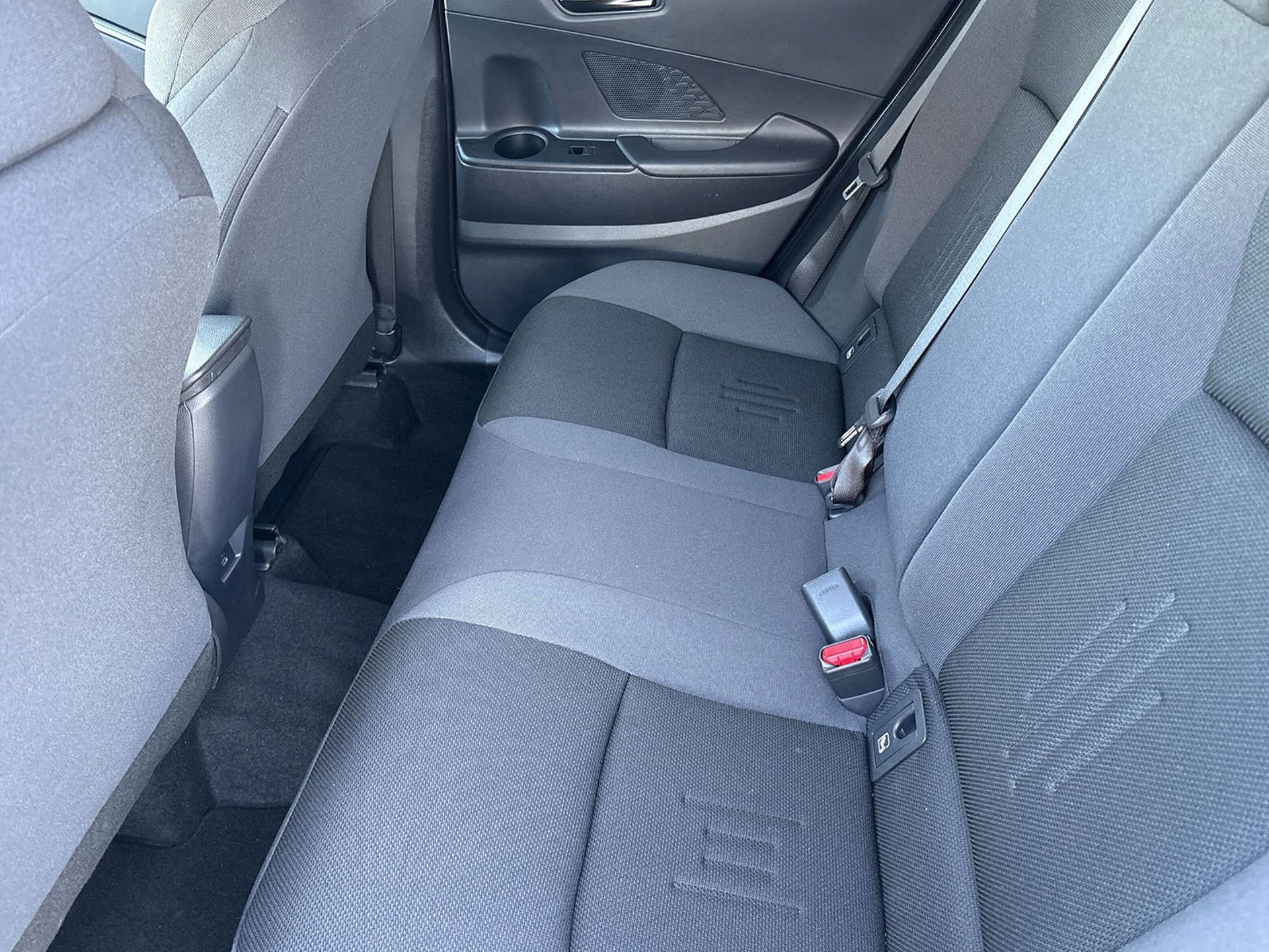 Toyota C-HR Hybrid AWD-i 2023, bild 6/18