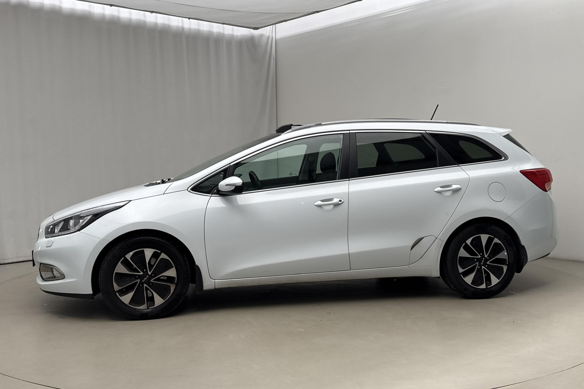 Kia Ceed cee'd_sw 2014, bild 2/10
