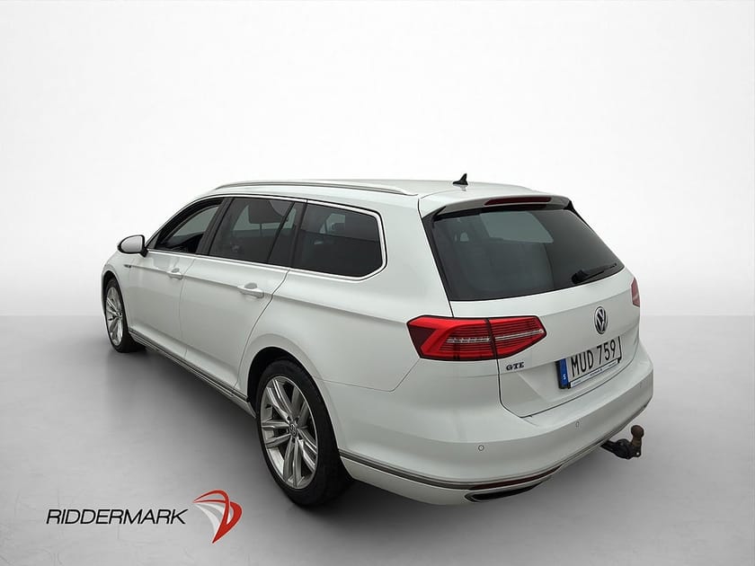 Bild 4 av Volkswagen Passat Variant GTE 1.4 TSI 218hk Cockpit Dragkrok Kamera