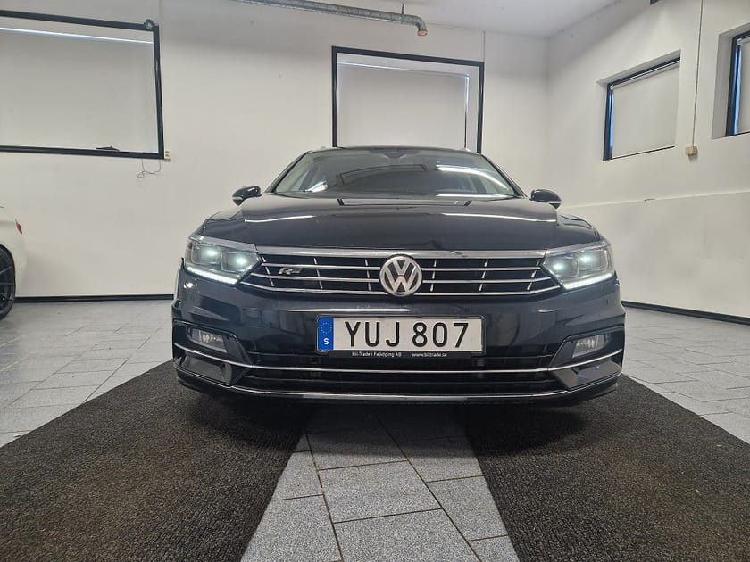 Bild 5 av Volkswagen Passat Sportscombi 2.0 TDI 190 hk R Line 4M GT Läder Cockpit