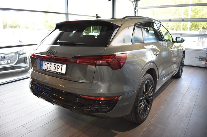 Bild 3 av Audi Q8 55 e-tron quattro 300 kW / 408 HK SELECTION