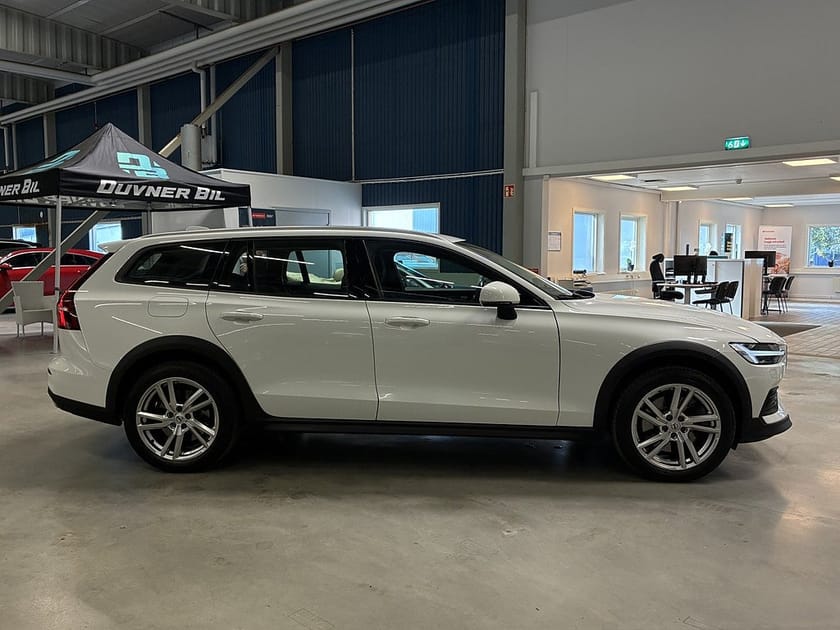 Bild 2 av Volvo V60 Cross Country D4 AWD Aut | Drag | Navi | Värmare