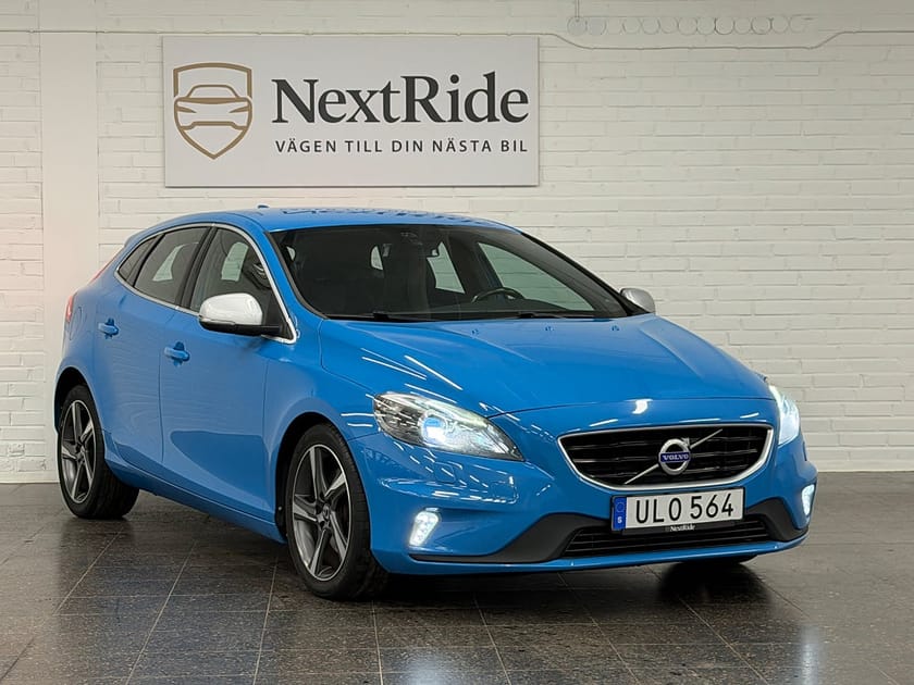 Bild 1 av Volvo V40 T2 R-Design | Värmare | Bluetooth | Halvskinn |SoV-Hjul