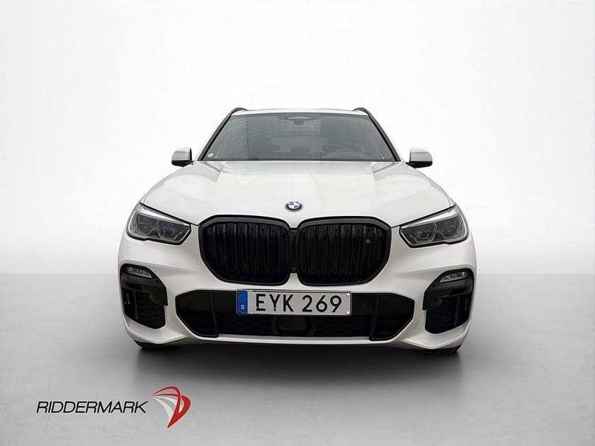 Bild 2 av BMW X5 xDrive45e iPerformance M Sport Luftfjädring Night-V Laser H/K Pano